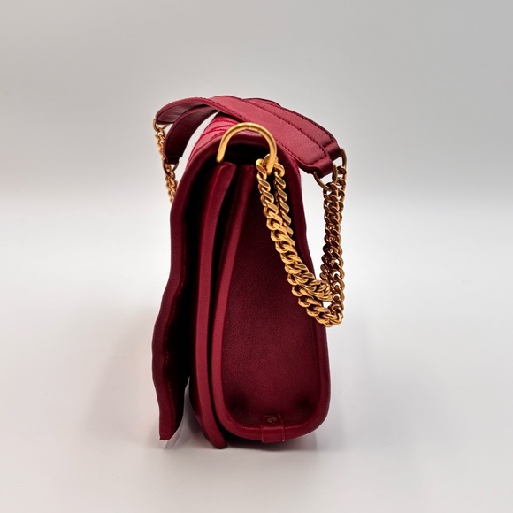 Saint Laurent Becky Quilted Leather Shoulder Bag Red Gold Hardware - Picture 4 of 13